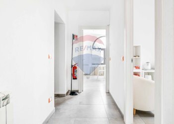 Hall / corridoio - Negozio magenta
 
19, Varese - foto 7