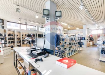 Ufficio - Locale Commerciale Roncari
 
39, Besozzo - foto 11