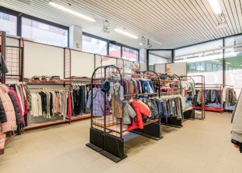 Cabina armadio - Commercial Premises Via Roncari
 
39, Besozzo - photo 2