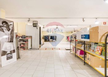 Parcheggio - Commercial Premises Via Roncari
 
39, Besozzo - photo 14