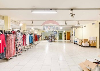 Cabina armadio - Commercial Premises Via Roncari
 
39, Besozzo - photo 17