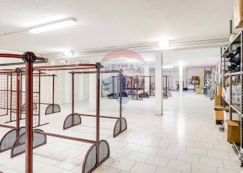 Palestra - Commercial Premises Via Roncari
 
39, Besozzo - photo 20