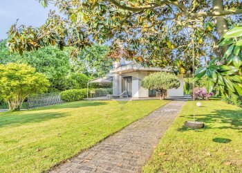 Giardino - Villa VIA CORRIDONI
 
29, Turbigo - foto 2