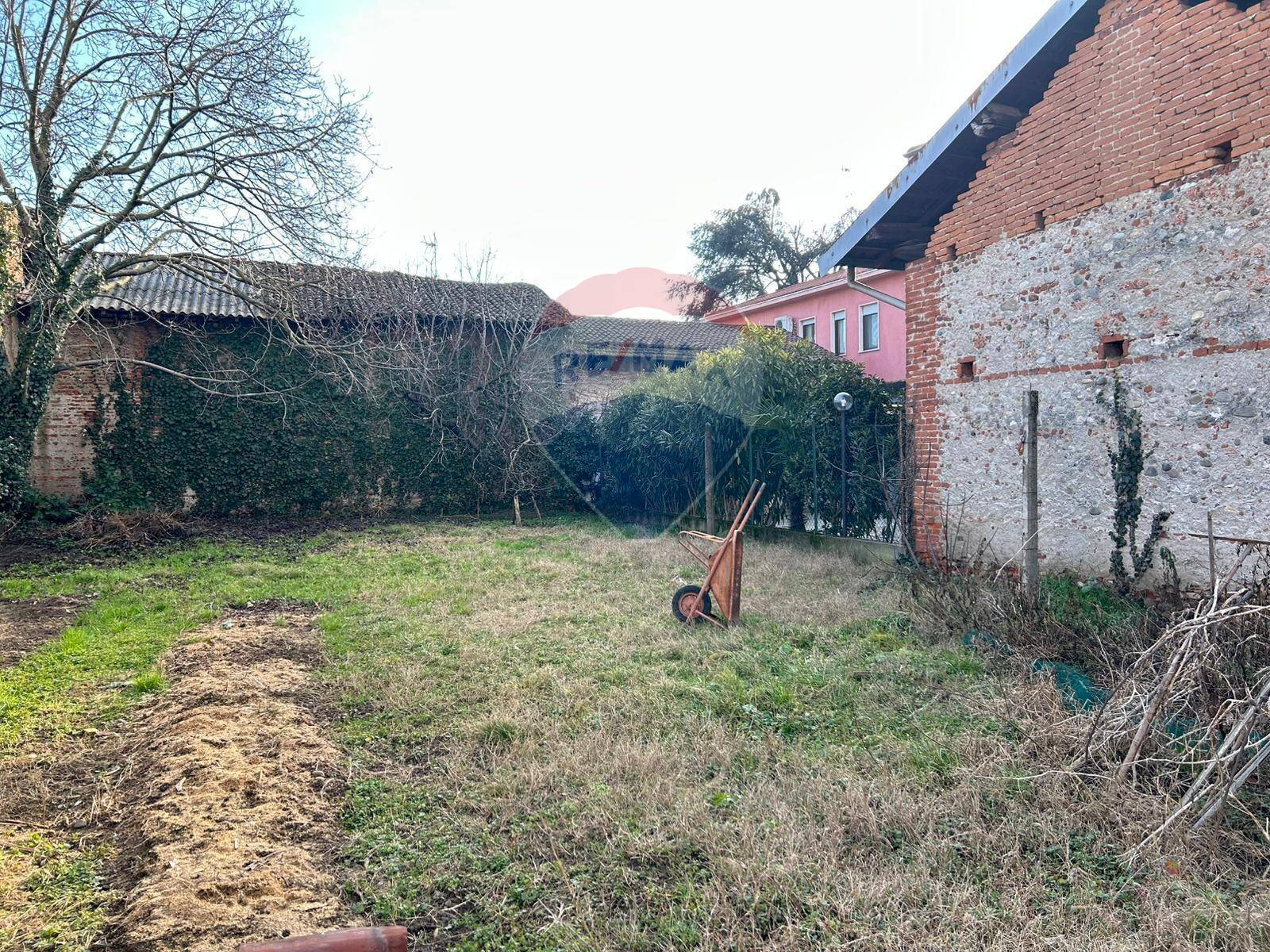 Giardino - Terreno edificabile via giuseppe garibaldi
 
25, Galliate - foto 2