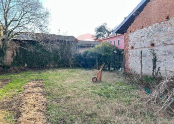 Giardino - Terreno edificabile via giuseppe garibaldi
25, Galliate - foto 2