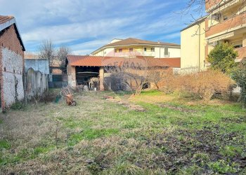 Casa all\'aperto - Terreno edificabile via giuseppe garibaldi
25, Galliate - foto 3