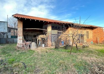 Casa all\'aperto - Terreno edificabile via giuseppe garibaldi
25, Galliate - foto 6