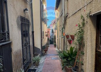 Edificio all\'aperto - Casa indipendente VIA LEON PANCALDO
 
26, Alassio - foto 30