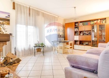 Soggiorno - Quadrilocale VIA CAMPO DEI FIORI
53, Gallarate - foto 4