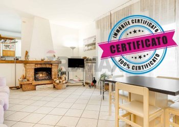 Sala da pranzo - Quadrilocale VIA CAMPO DEI FIORI
53, Gallarate - foto 1