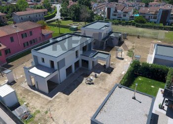 Edificio all\'aperto - Villa VIA CARDUCCI
 
1, Brebbia - photo 18