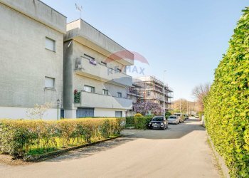 Edificio all\'aperto - Bilocale VIA DELLA CHIESETTA
 
4, Castelletto Sopra Ticino - foto 21