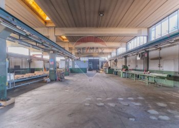 Parcheggio - Capannone CONFALONIERI
 
63, Cassano Magnago - foto 4