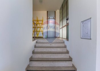 Scale - Capannone CONFALONIERI
 
63, Cassano Magnago - foto 27