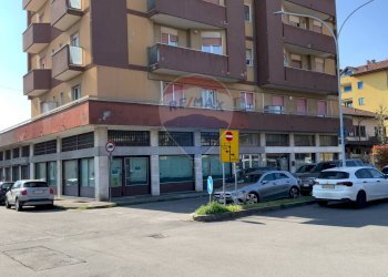 Edificio all\'aperto - Shop Via Burattana
 
1, Busto Arsizio - photo 3
