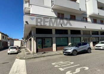 Edificio all\'aperto - Negozio Via Burattana
1, Busto Arsizio - foto 2