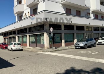 Edificio all\'aperto - Negozio Via Burattana
1, Busto Arsizio - foto 9