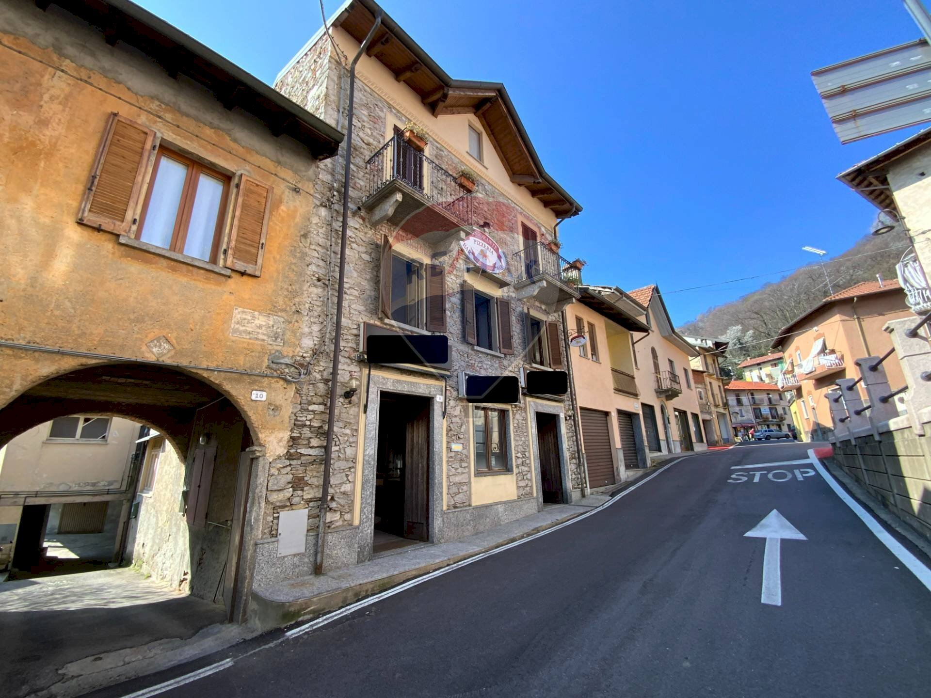 Edificio all\'aperto - Locale Commerciale via Cadorna
 
6, Massino Visconti - foto 3