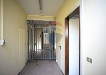 Hall / corridoio - Ufficio Via Cinque Giornate
 
55, Cassano Magnago - foto 4