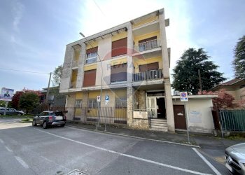 Edificio all\'aperto - Ufficio Via Cinque Giornate
 
55, Cassano Magnago - foto 7