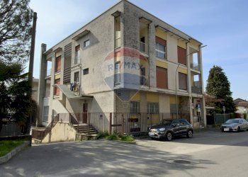 Edificio all\'aperto - Ufficio Via Cinque Giornate
 
55, Cassano Magnago - foto 9