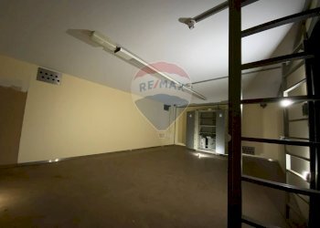 Stanza vuota - Ufficio Via Cinque Giornate
 
55, Cassano Magnago - foto 15