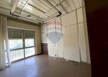 Stanza vuota - Ufficio Via Cinque Giornate
 
55, Cassano Magnago - foto 18