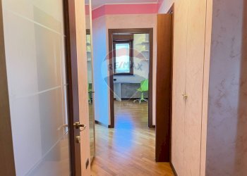 Hall / corridoio - Quadrilocale via Marmolada
 
25/B, Busto Arsizio - foto 23