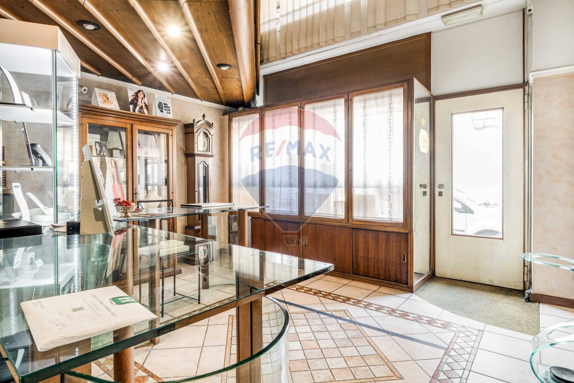 Ricezione / Lobby - Shop via sella
 
2b, Busto Arsizio - photo 2