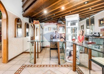 Sala da pranzo - Shop via sella
 
2b, Busto Arsizio - photo 7