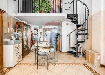 Sala da pranzo - Shop via sella
 
2b, Busto Arsizio - photo 15