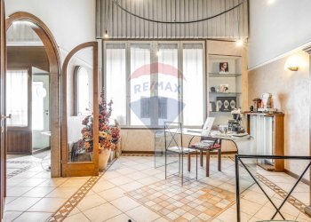 Sala da pranzo - Shop via sella
 
2b, Busto Arsizio - photo 16