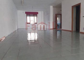 Foto 1 - Locale Commerciale Baiano - foto 1