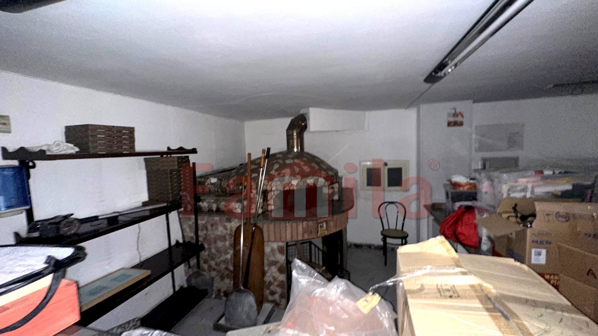 Foto 2 - Locale Commerciale Sperone - foto 2