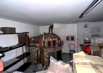 Foto 2 - Locale Commerciale Sperone - foto 2