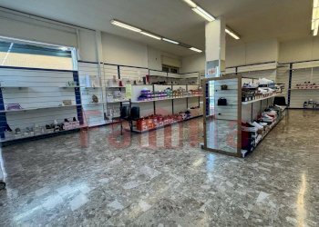 Foto 3 - Locale Commerciale Baiano - foto 3