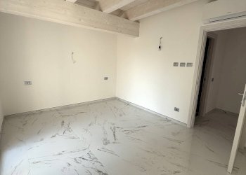 Foto 24 - Trilocale VIA BERNOCCHI
 
12, Cerro Maggiore - foto 24