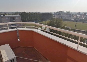 Terrazzo - Quadrilocale Via Angelo Ferrario
 
29, Crema - foto 10