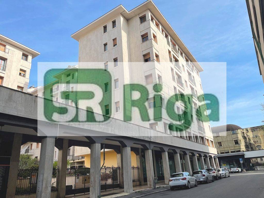 Foto 1 - Ufficio Piazzale Europa
 
2, Gallarate - foto 1