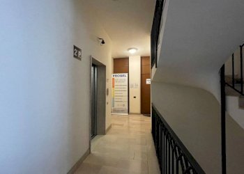 Foto 4 - Ufficio Piazzale Europa
 
2, Gallarate - foto 4