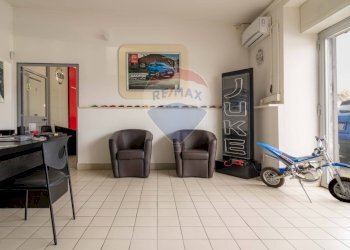 Soggiorno - Locale Commerciale via casal bianco
 
21, Guidonia Montecelio - foto 5