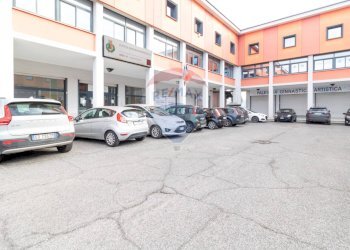 Edificio all\'aperto - Locale Commerciale Via della longarina
 
1, Guidonia Montecelio - foto 23