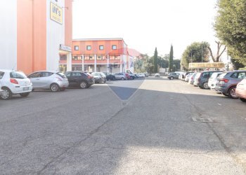 Edificio all\'aperto - Locale Commerciale Via della longarina
 
1, Guidonia Montecelio - foto 27