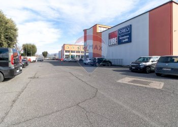 Edificio all\'aperto - Attività Commerciale via della longarina
 
1, Guidonia Montecelio - foto 4