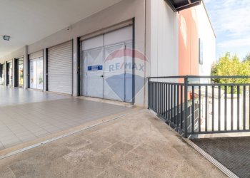 Terrazza - Attività Commerciale via della longarina
 
1, Guidonia Montecelio - foto 16