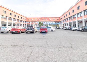 Edificio all\'aperto - Attività Commerciale via della longarina
 
1, Guidonia Montecelio - foto 19
