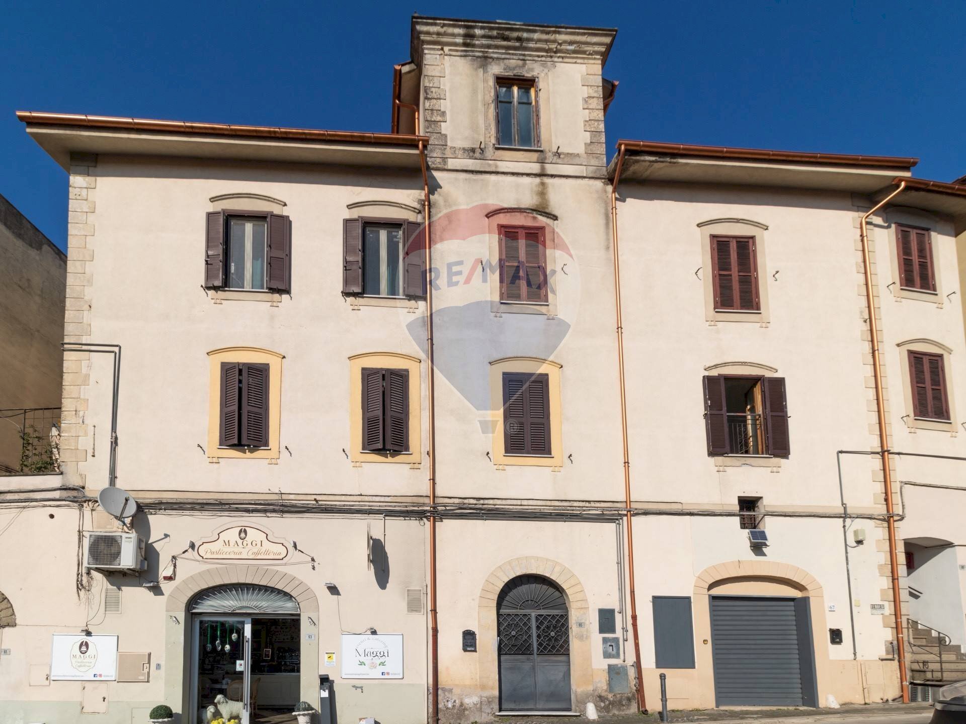 Edificio all\'aperto - Three-room apartment VIA CAVOUR
 
69, Cave - photo 1