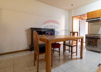 Sala da pranzo - Three-room apartment VIA CAVOUR
 
69, Cave - photo 12
