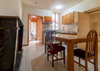 Cucina - Three-room apartment VIA CAVOUR
 
69, Cave - photo 13