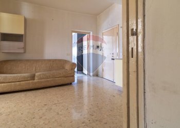 Soggiorno - Three-room apartment VIA CAVOUR
 
69, Cave - photo 14
